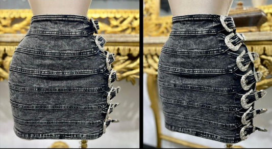 BUCKLE DENIM SKIRT